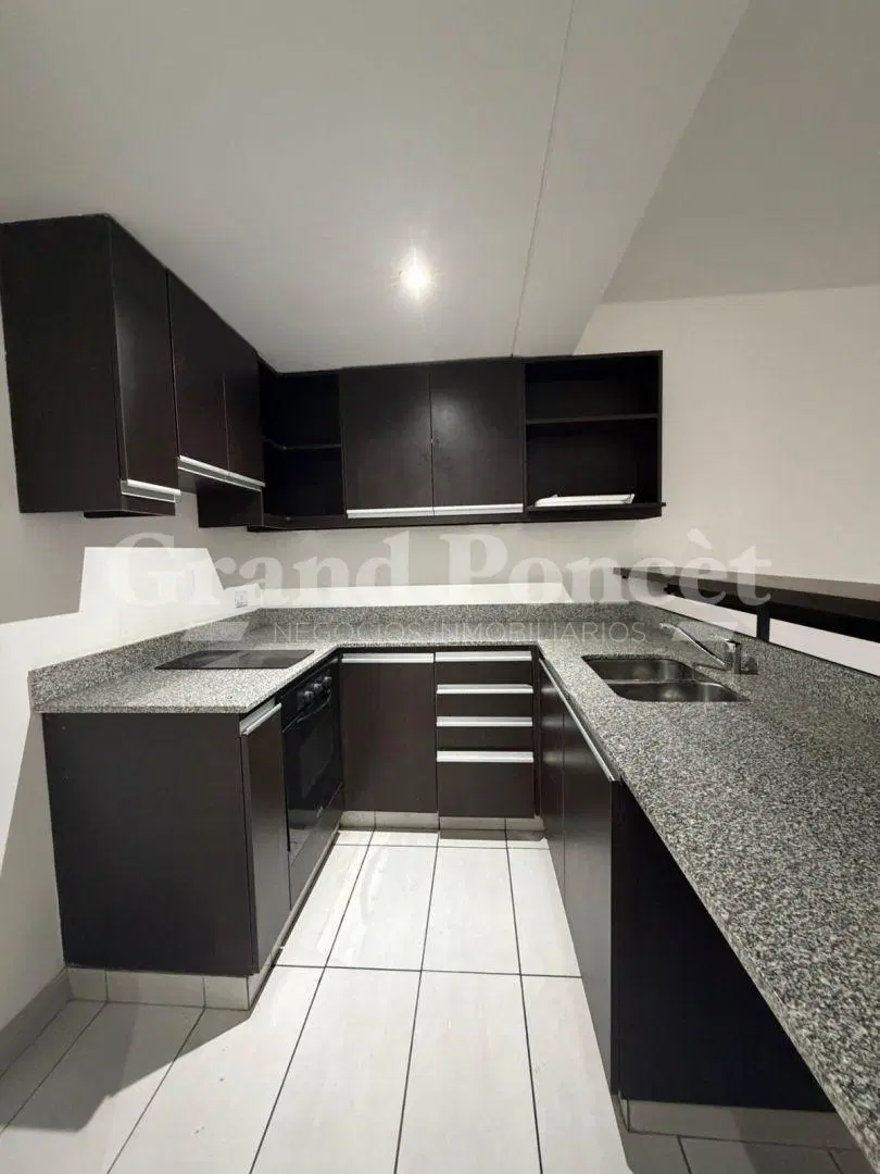 Alquiler de Departamento de 2 Ambientes con Balcón en San Telmo 1