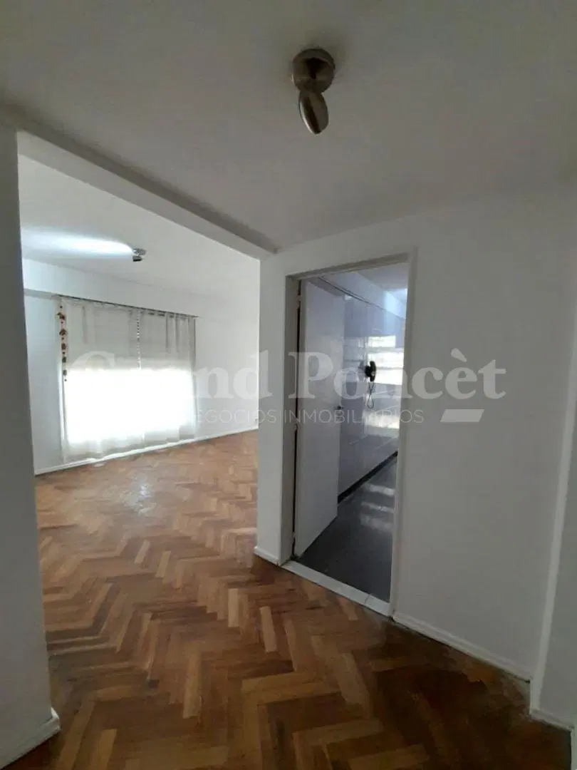 Alquiler Departamento de 4 ambientes con balcón en San Telmo 2