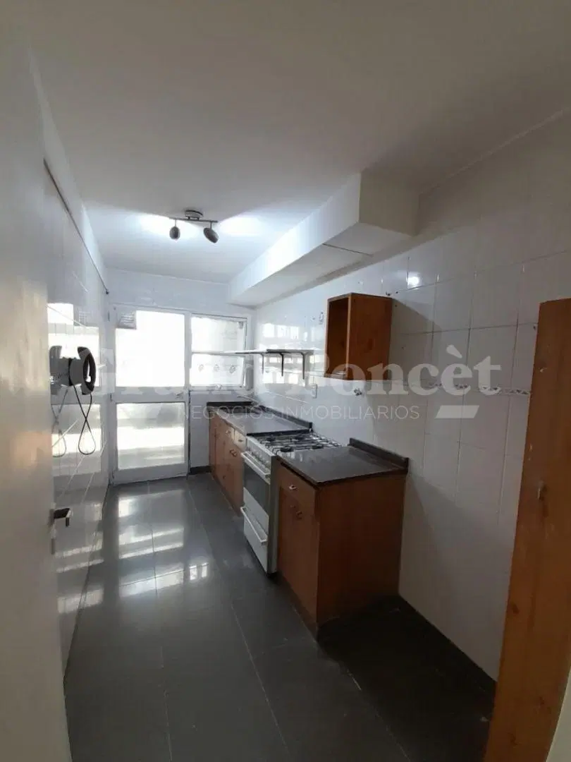 Alquiler Departamento de 4 ambientes con balcón en San Telmo 3