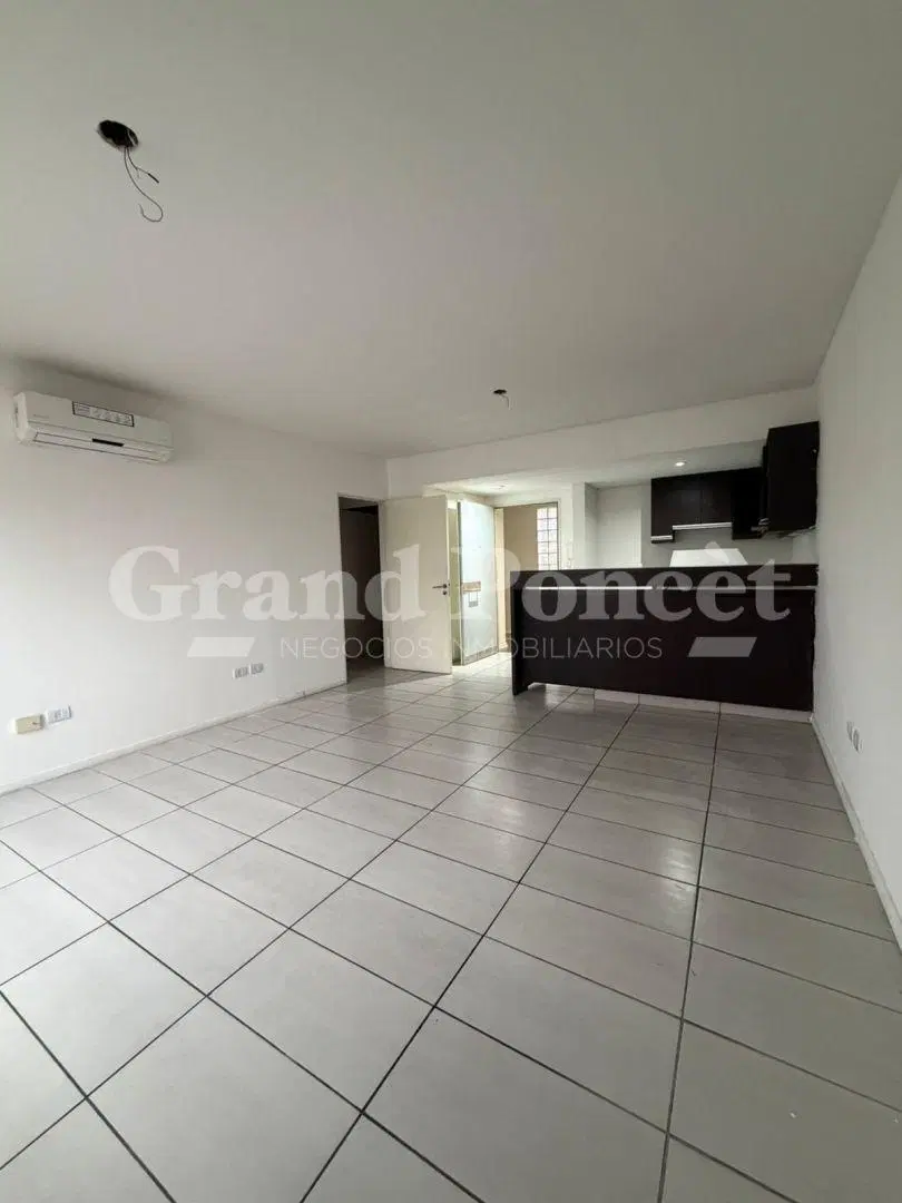 Alquiler de Departamento de 2 Ambientes con Balcón en San Telmo 3