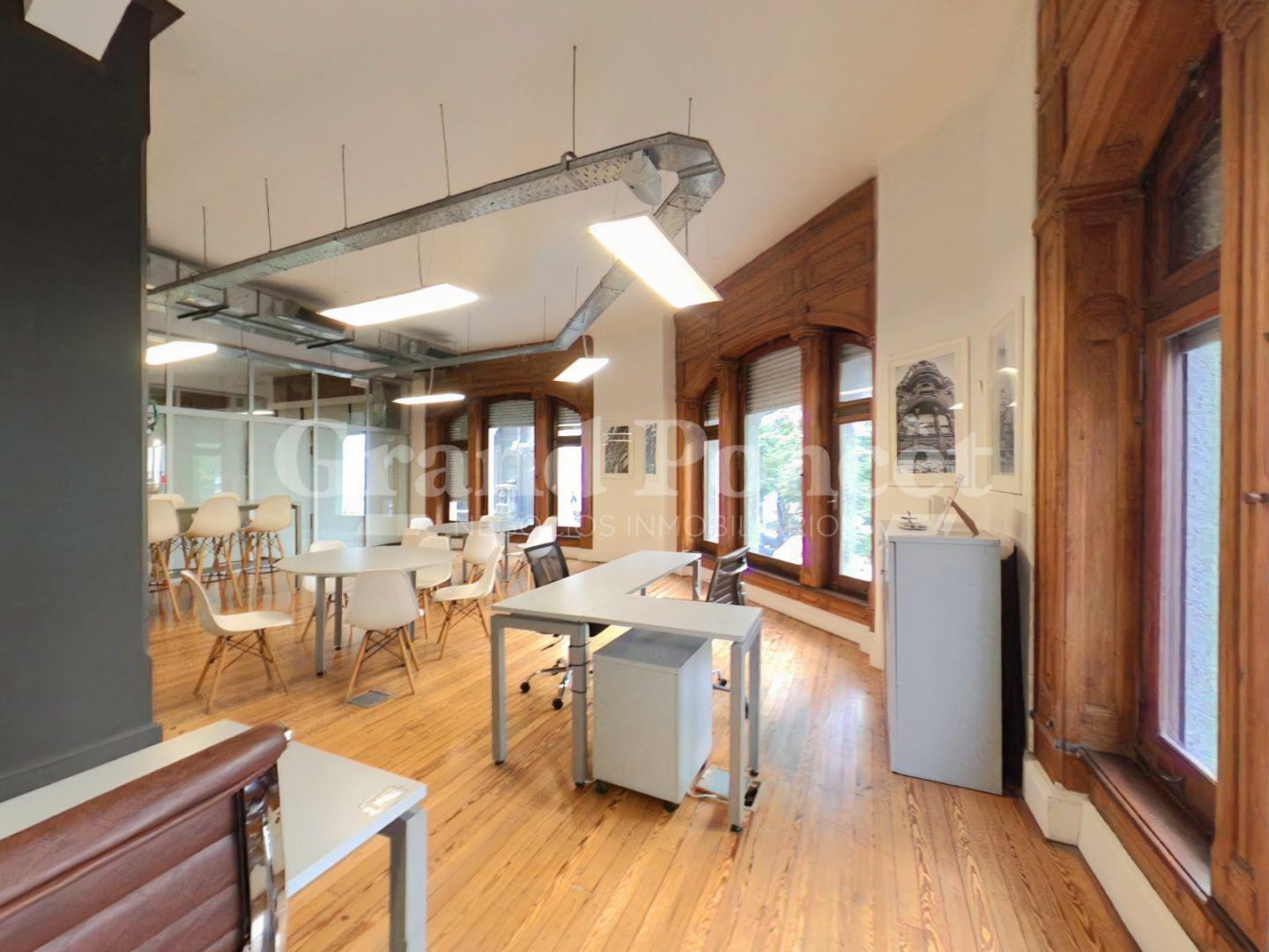 Foto de Alquiler Oficina de 235 m2 Piso Exclusivo Edificio Historico San Telmo, imagen 3