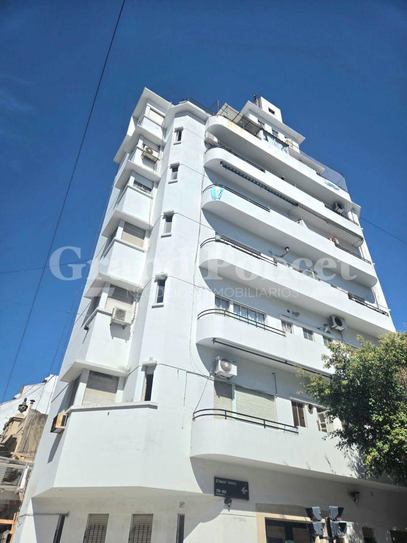 Foto de Venta Departamento 2 Ambientes con Balcón a Reciclar Edif Racionalista, imagen 4