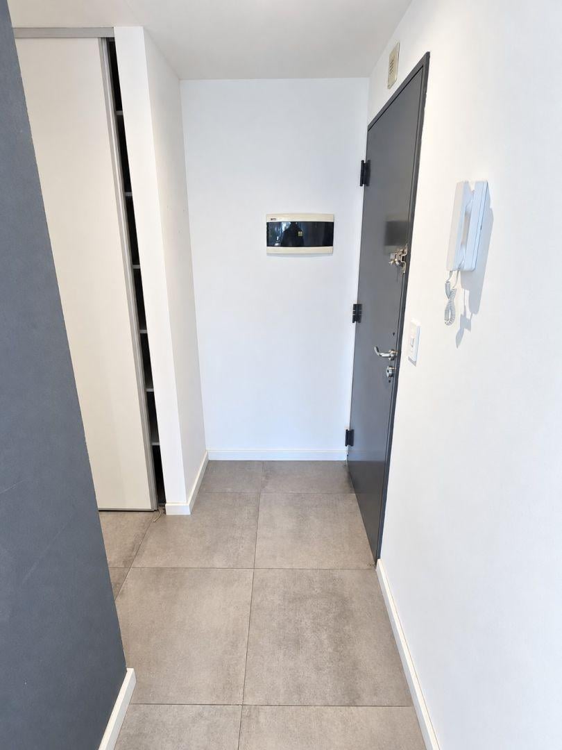 Foto de Alquiler Departamento 2 Ambientes con Balcón Corrido, Suite y Cochera, imagen 2