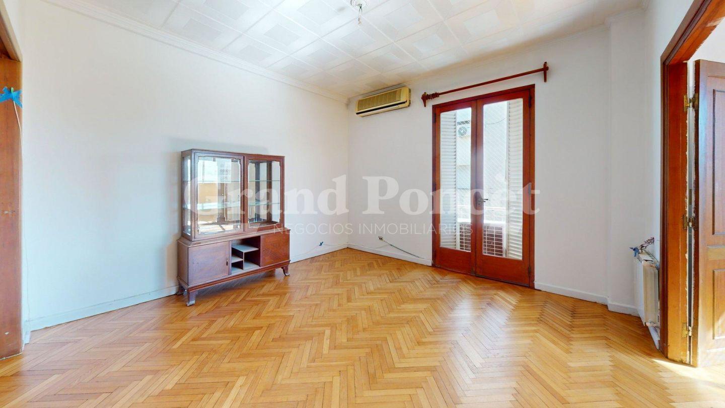 Foto de Venta Semipiso de 4 Ambientes con Dependencias y Dos Balcones Edificio, imagen 5