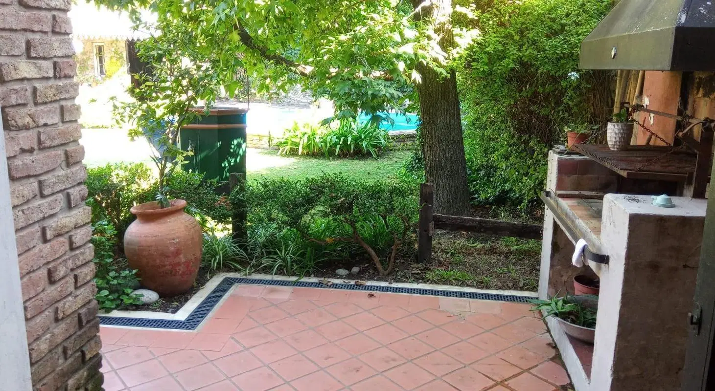 Casa 3 Dormitorios con Piscina - Ituzaingo 4