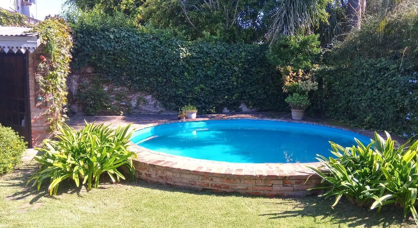 Casa 3 Dormitorios con Piscina - Ituzaingo 5