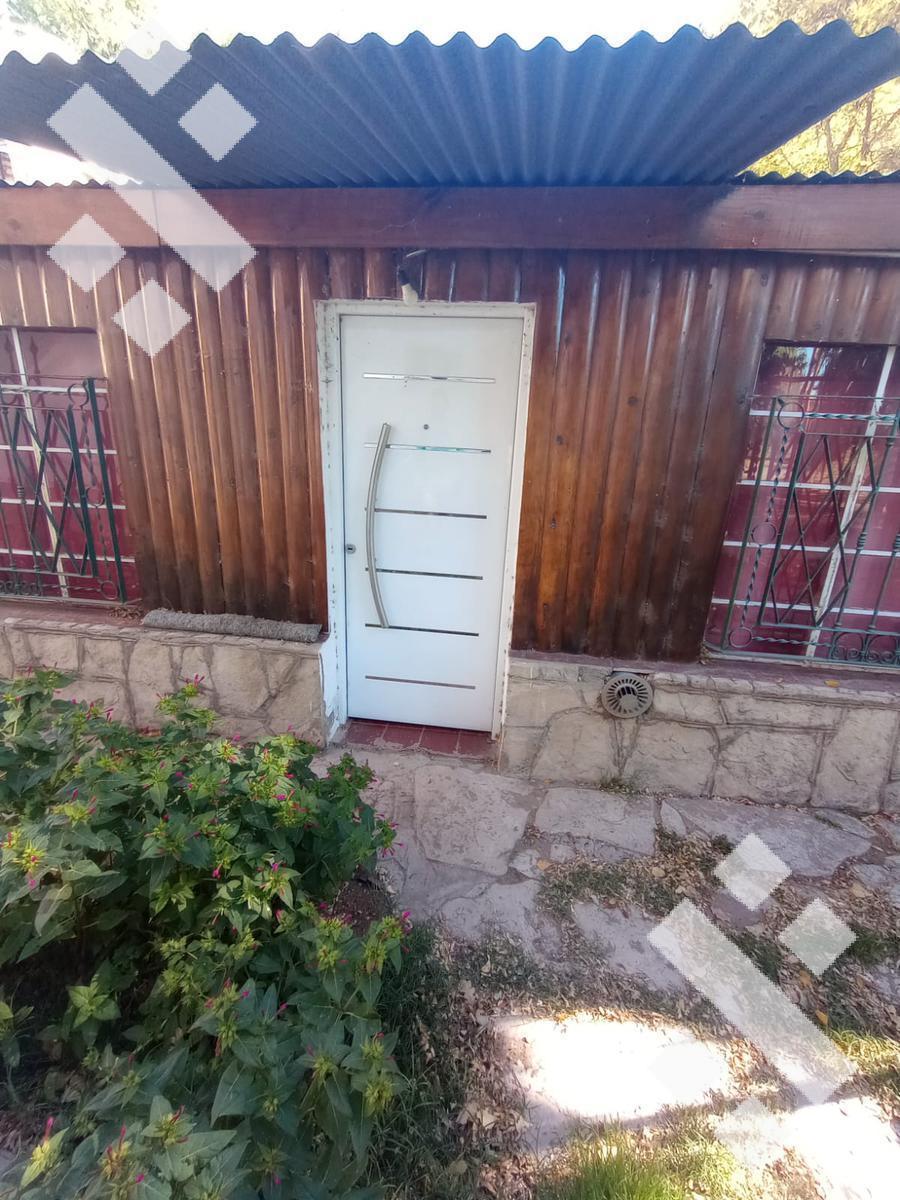 Complejo de Departamentos y Casa, en Plottier! 5