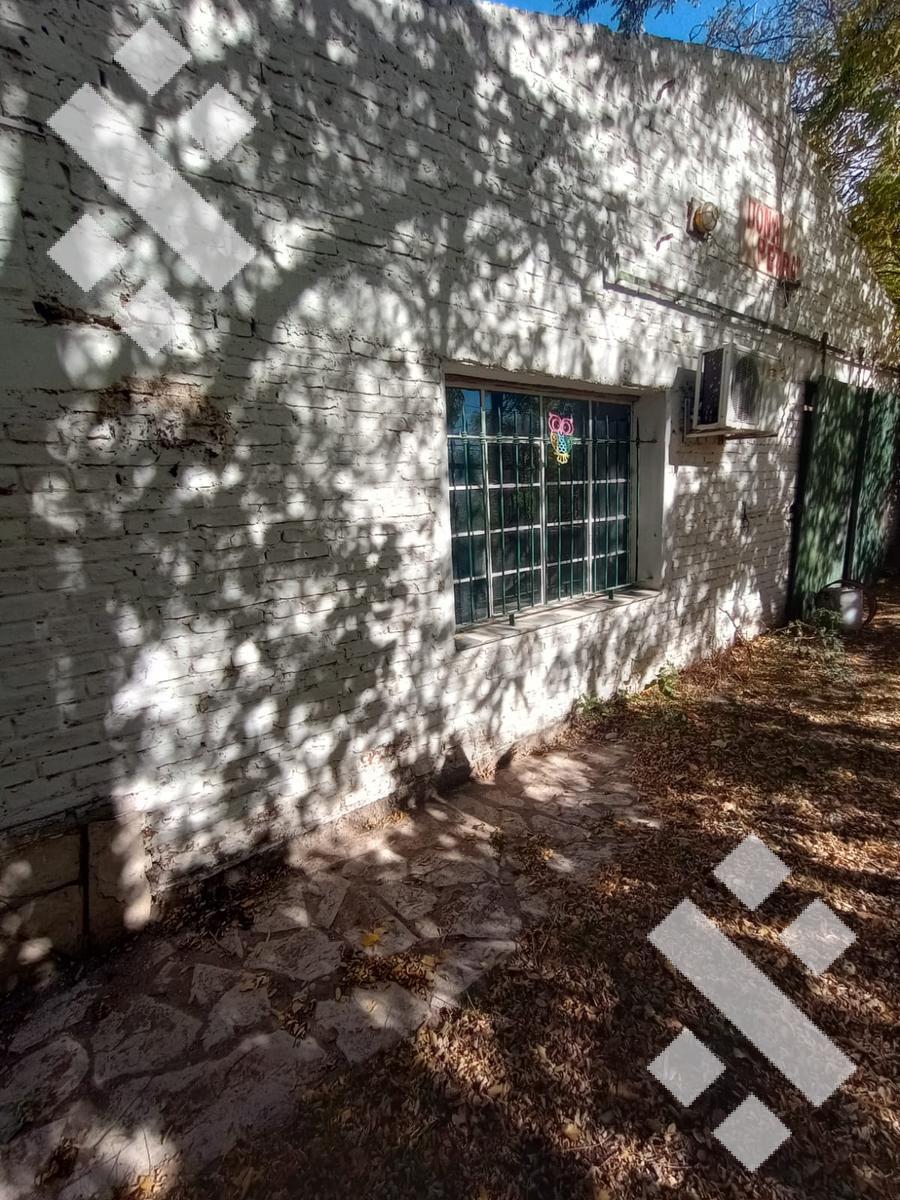 Complejo de Departamentos y Casa, en Plottier! 3