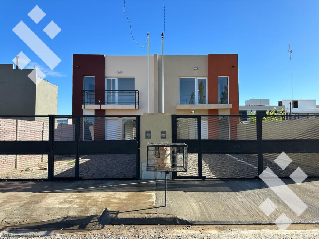 Venta, Duplex 2 Dorm. en Altos Alberdi I, Plottier. 2