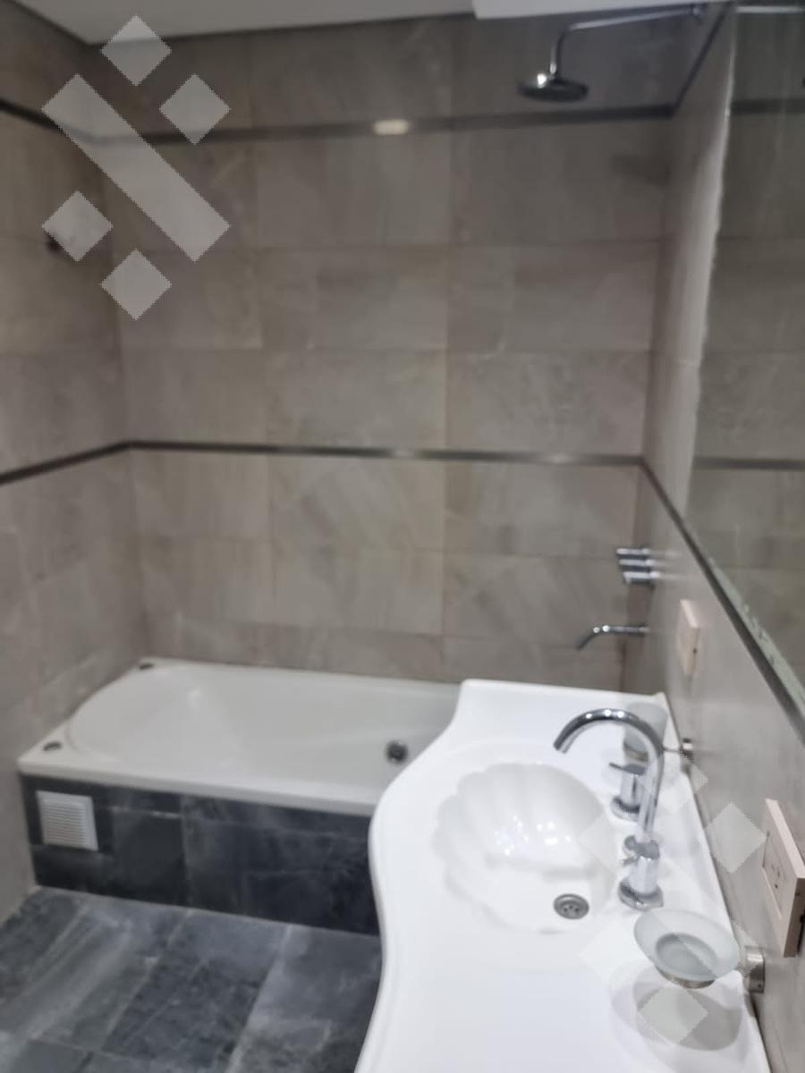 En Venta, Casa 3 Dorm., con Pileta, Canales de Plottier. 5