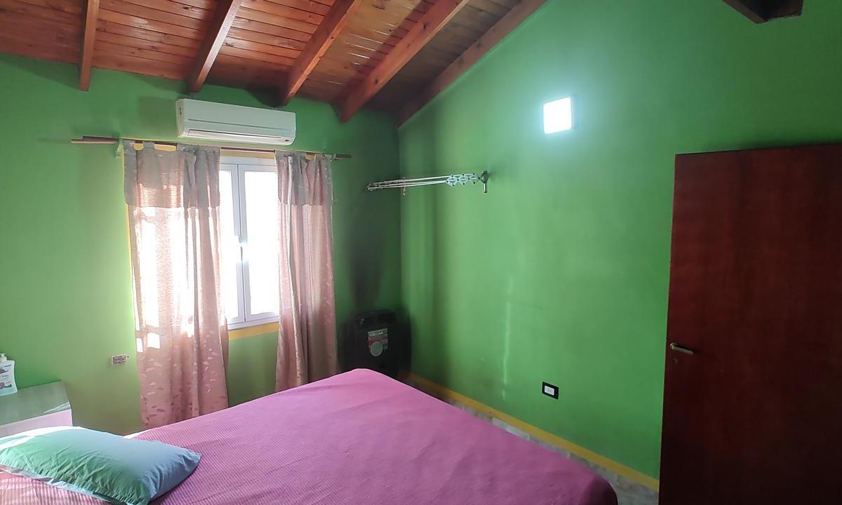 Casa y Complejo de 4 Departamentos en Centenario - Neuquén 4