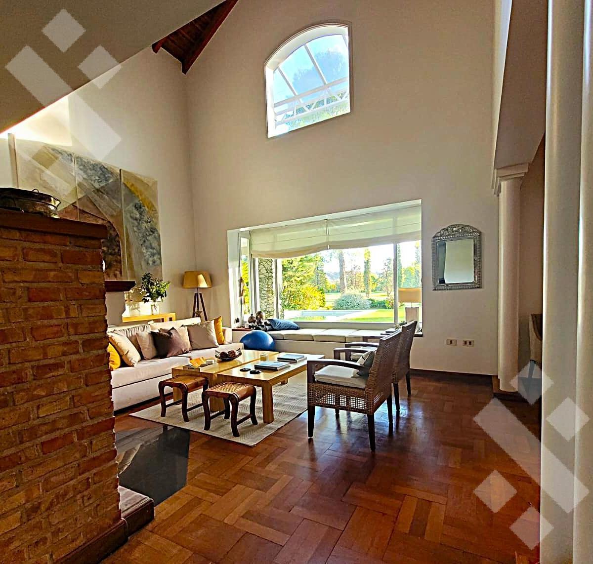 Venta Casa 4 Dorm. Barrio Rincon Club de Campo Neuquen 1