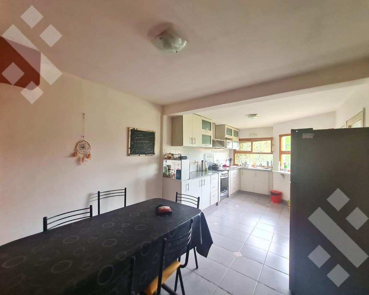 Venta - Casa 4 Dorm. - F. Oro 1