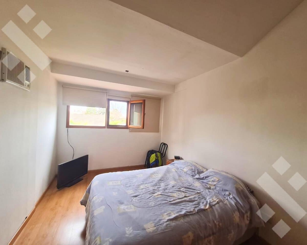 Venta - Casa 4 Dorm. - F. Oro 5