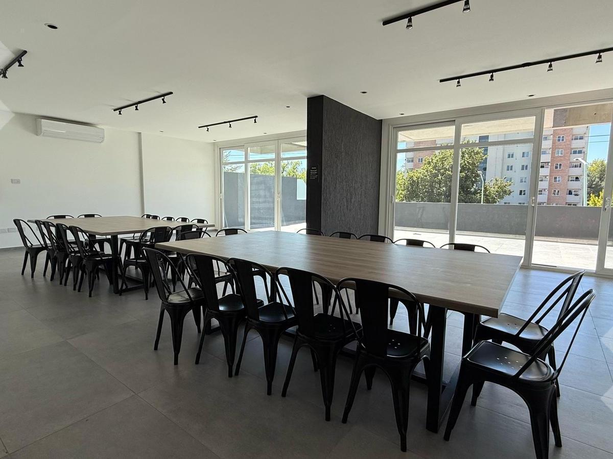 Venta Departamento 1 Dormitorio, con Cochera, Cipolletti 4