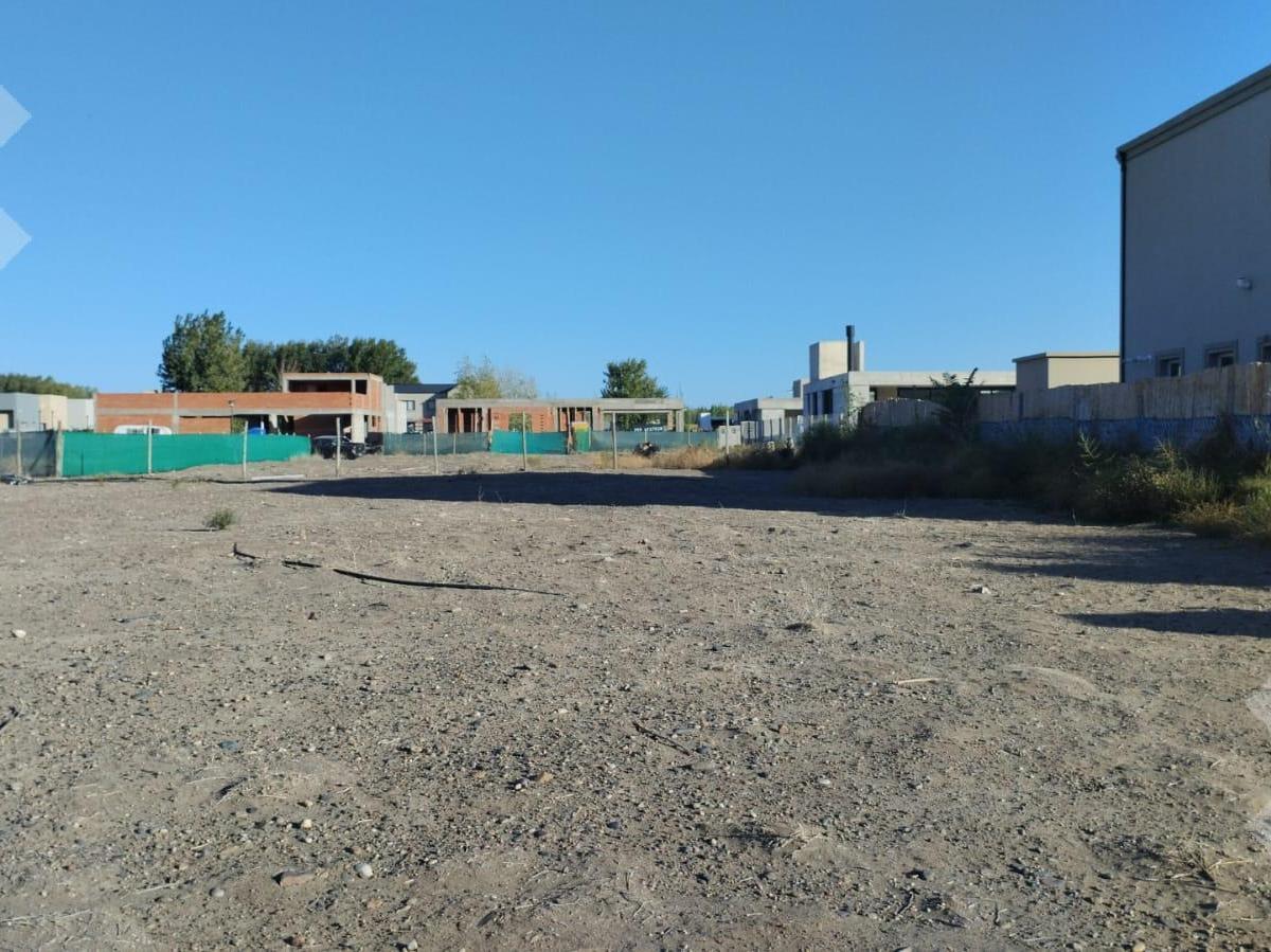 Venta Terreno 1050 m² Bº Cerrado Los Canales de Plottier 4
