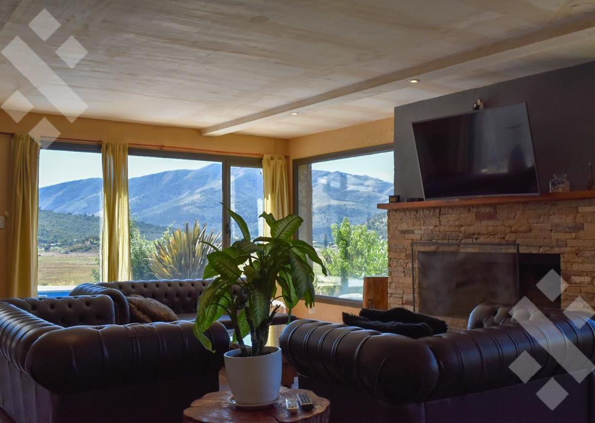 Venta Casa 6 Ambientes con Pileta - B° Peñon de Lolog - San Martin de Los Andes 1