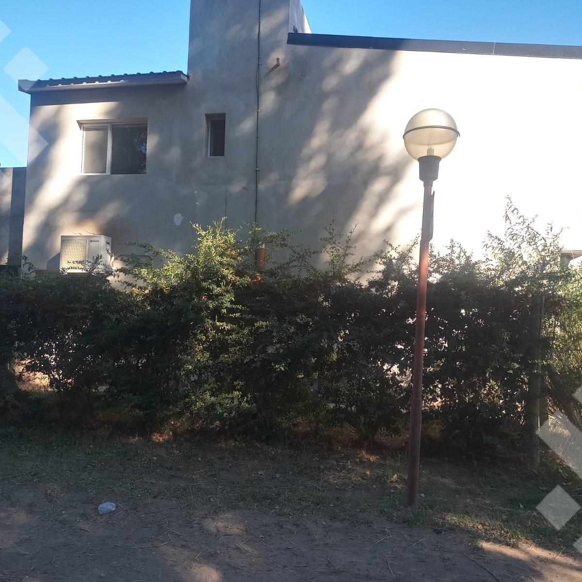 Venta Duplex 3 Dorm. con Pileta - Bº Los Cerezos II 4
