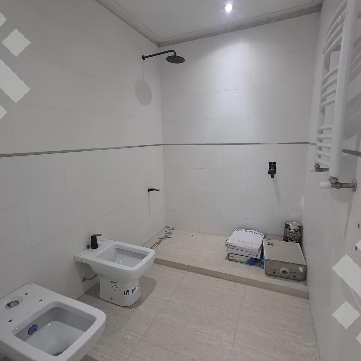 En Venta, Duplex de 3 Dorm., a Estrenar, B° Venezia 5