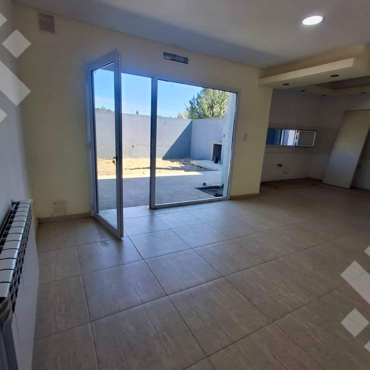 En Venta, Duplex de 3 Dorm., a Estrenar, B° Venezia 4