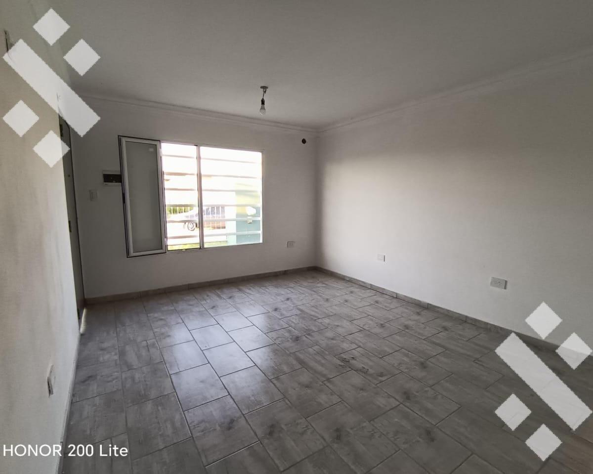En Venta, Casa 2 Dorm., en Planta Baja, B° 5 Soles Plottier 5
