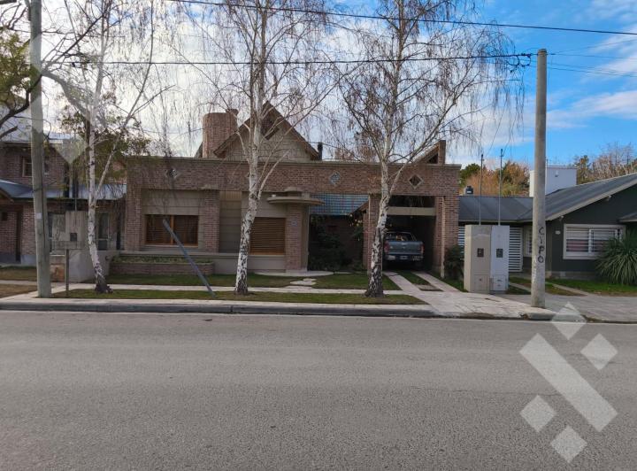 Venta casa 3 dormitorios - Bº Los Coihues - Cipolletti - Rio Negro 3