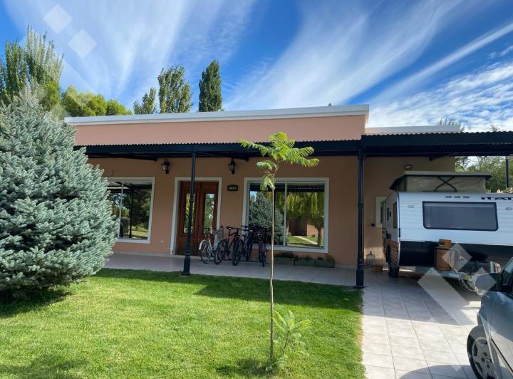 Se Alquila, Casa de 4 Dormitorios en Comahue Golf Club , Neuquén Apto Crédito 1