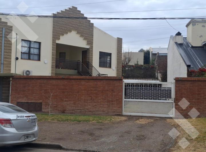 Alquiler Departamento 2 dormitorios con cochera Bº Mercantiles / Salud Publica. Neuquen capital 4