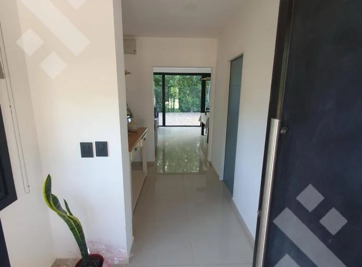 ALQUILER - CASA 2 DORMITORIOS - PLOTTIER 2