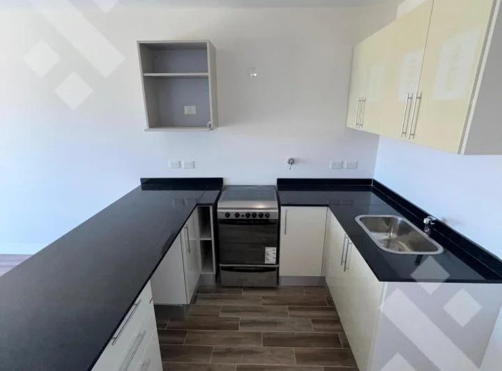 En Alquiler, Departamento de 2 Dormitorios, Los Canales Golf Club, Plottier 4