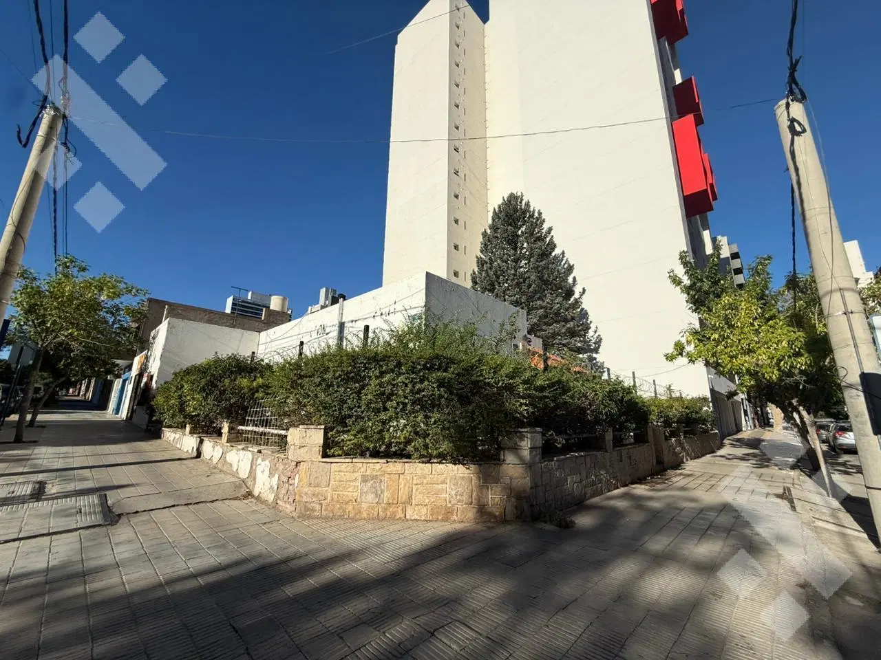 ALQUILER| Casa Comercial en Esquina – Neuquén 2