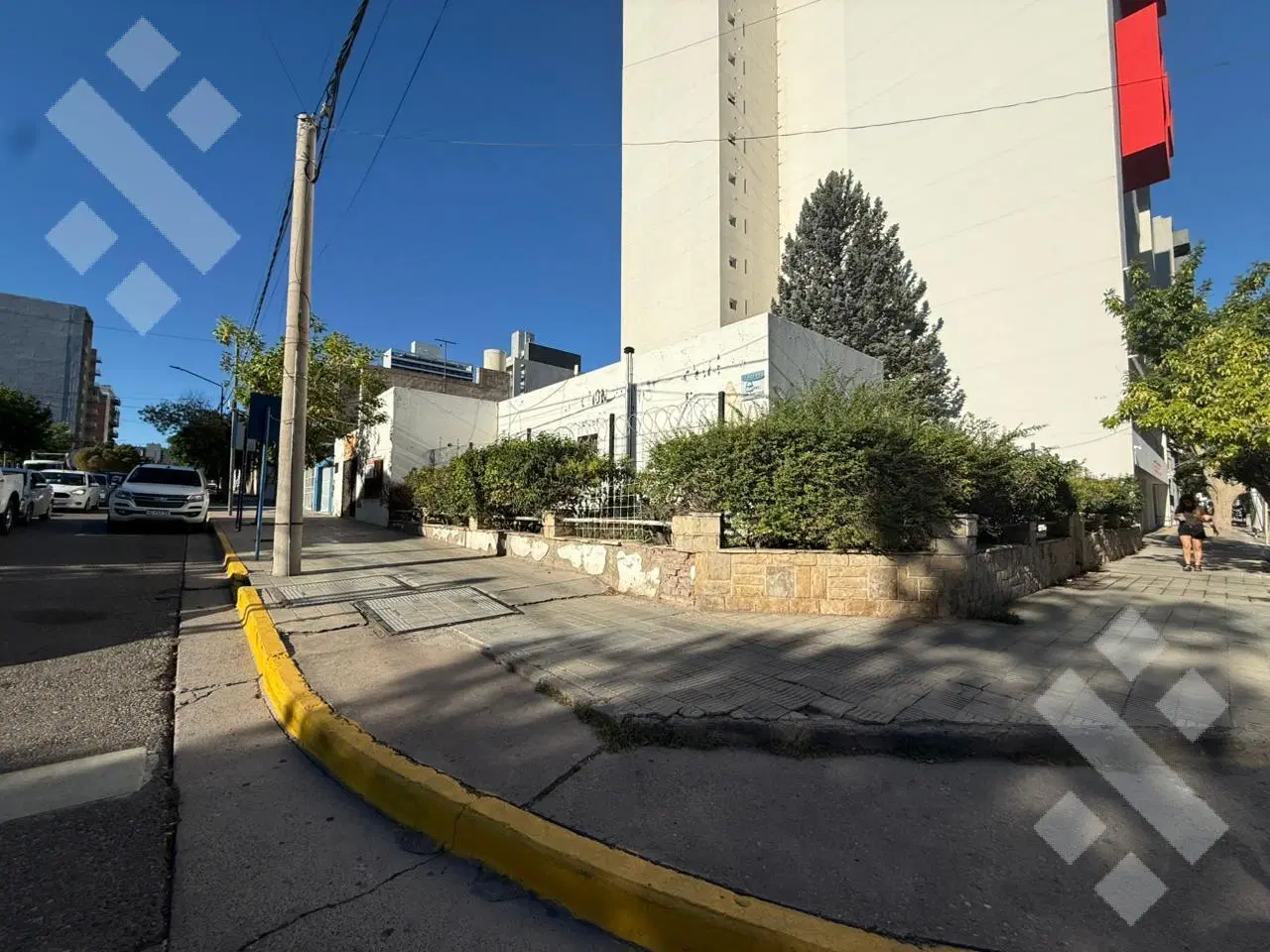 ALQUILER| Casa Comercial en Esquina – Neuquén 5