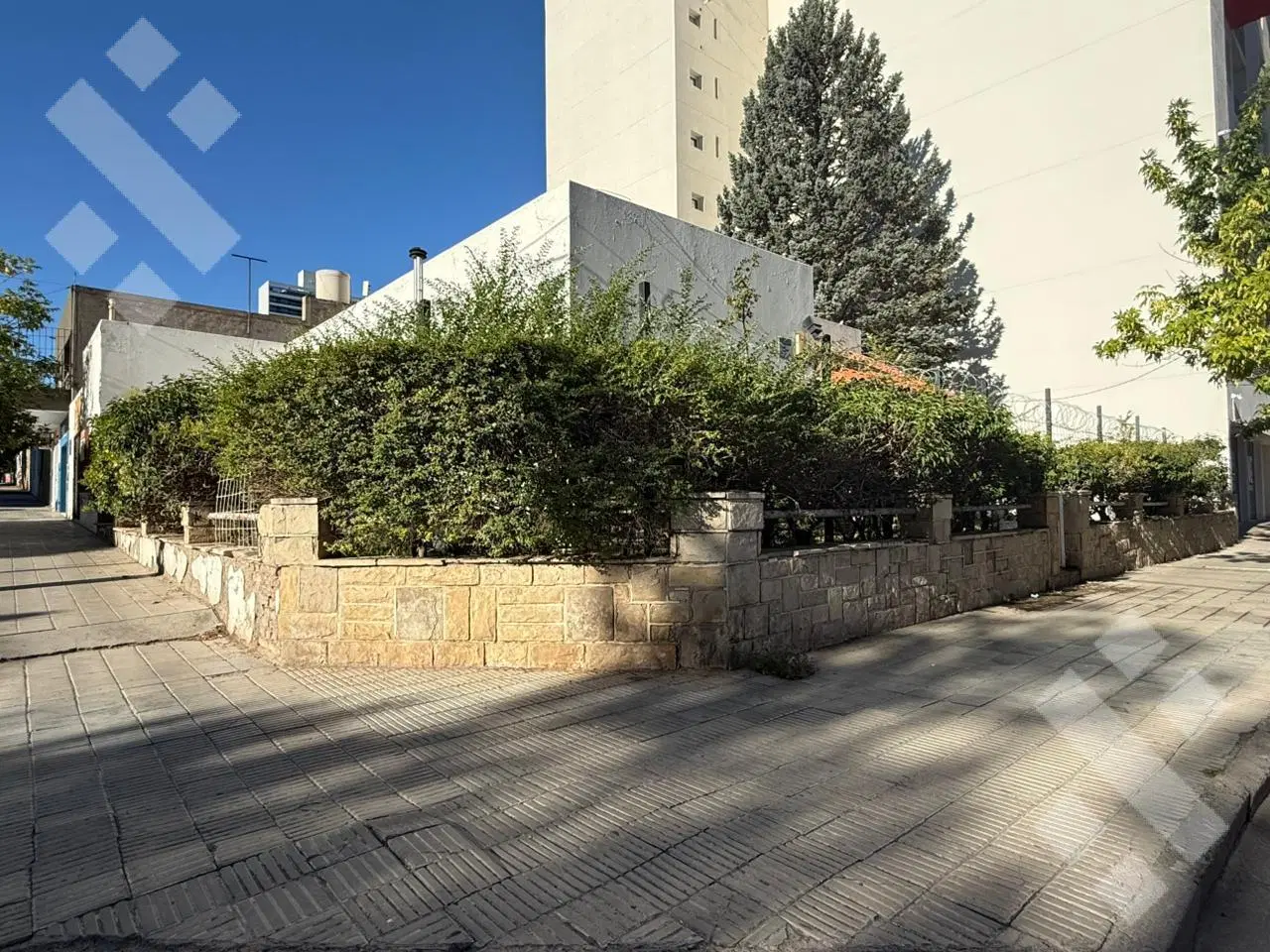 ALQUILER| Casa Comercial en Esquina – Neuquén 3
