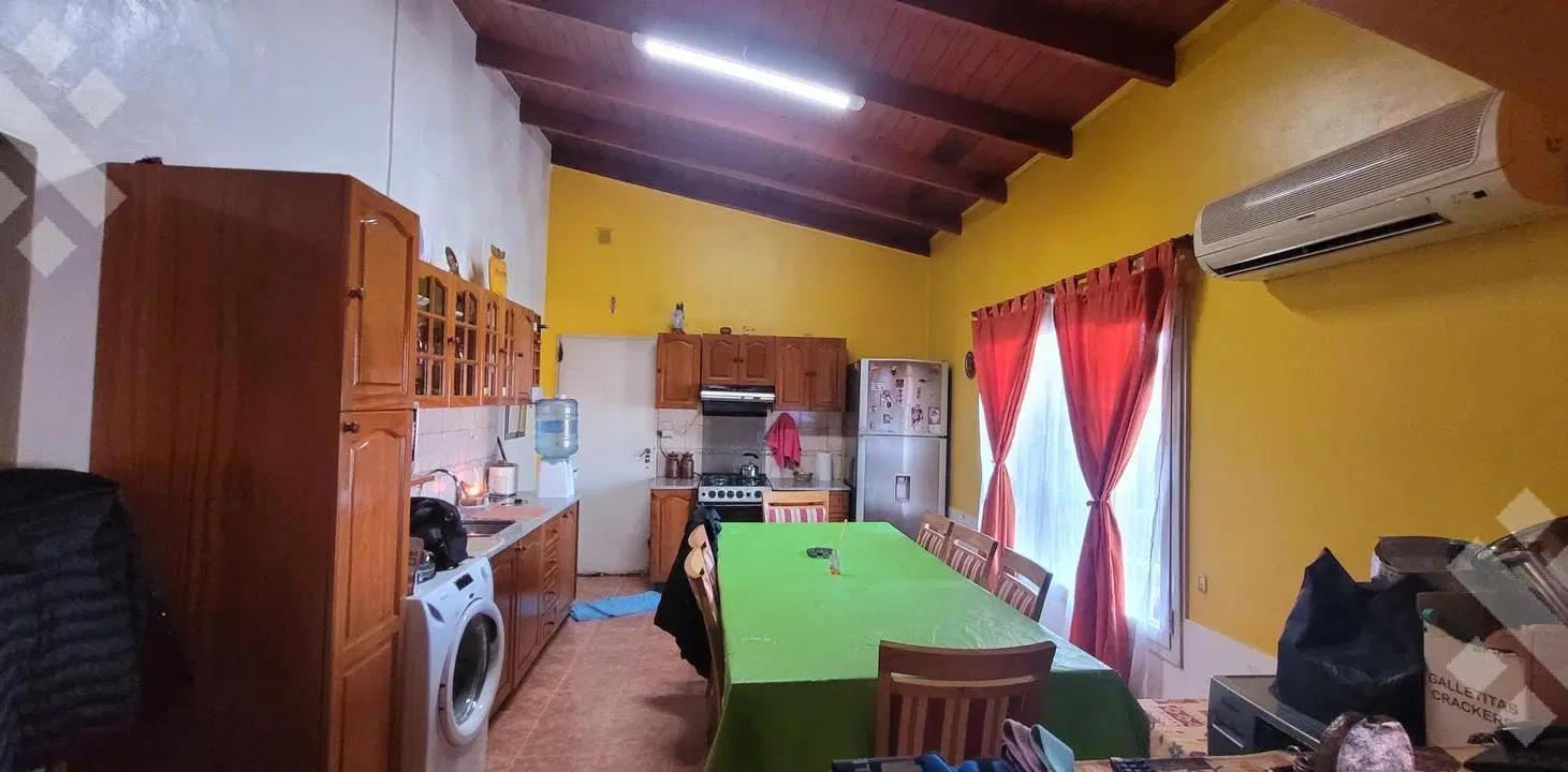 Venta Casa 2 Dormitorios   Departamento 1 dorm. Centenario 4