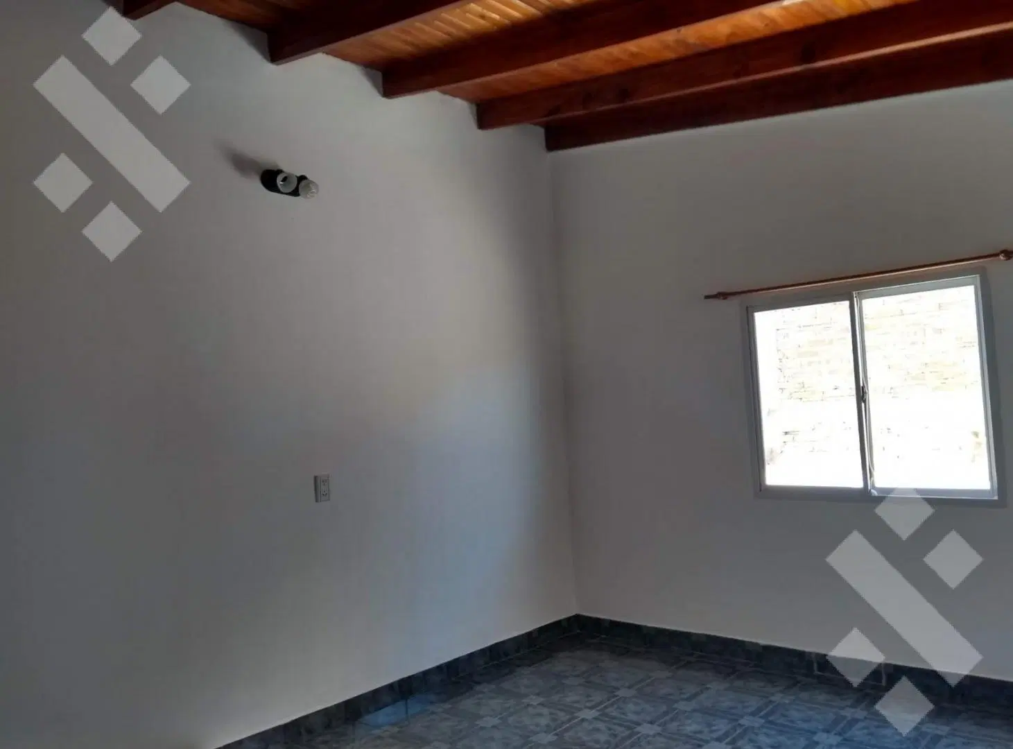 Venta Casa 2 Dormitorios   Departamento 1 dorm. Centenario 5