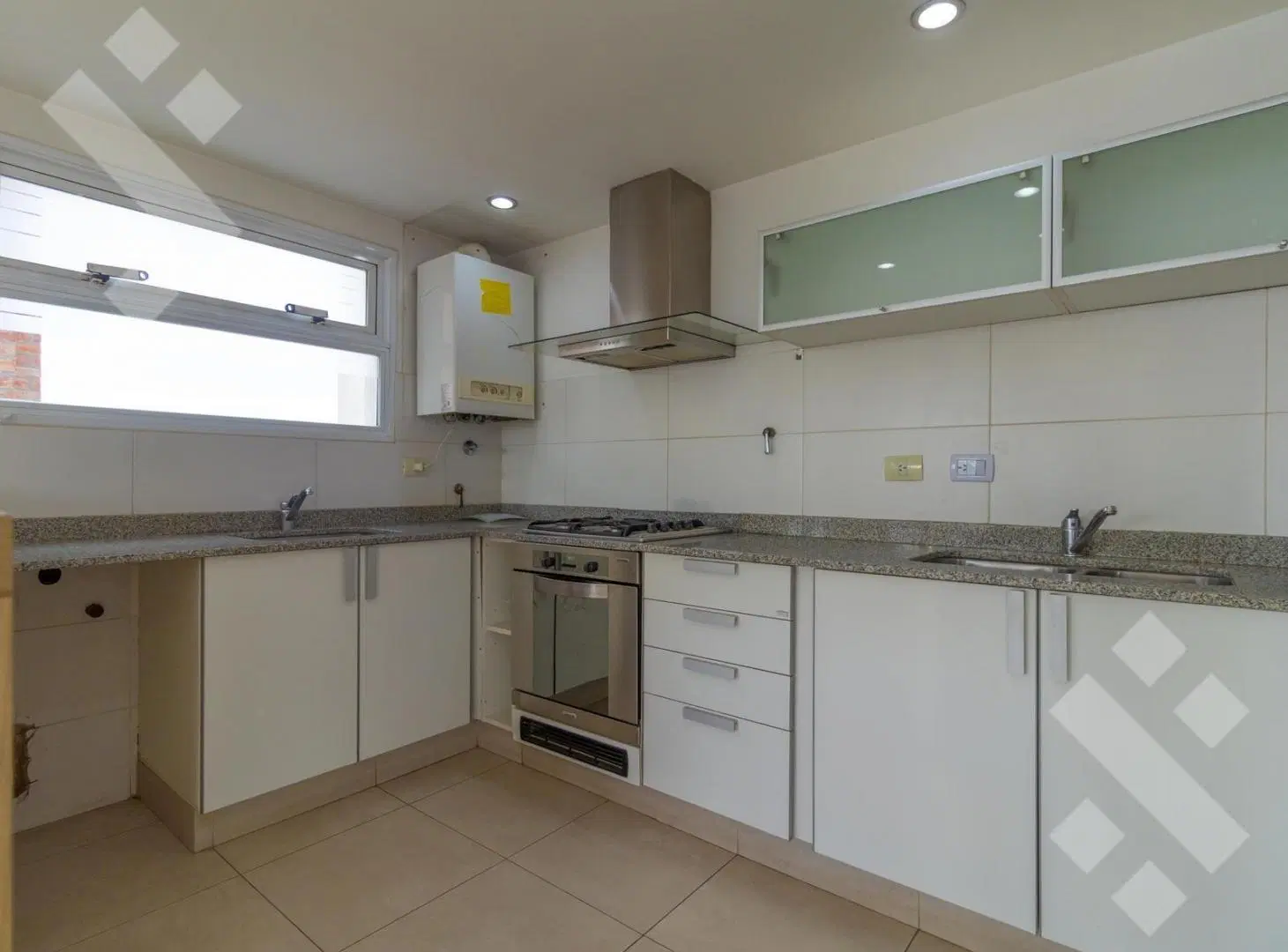ALQUILER | Departamento 3 Dormitorios 2 cocheras y Balcón Terraza en Neuquén Capital 3