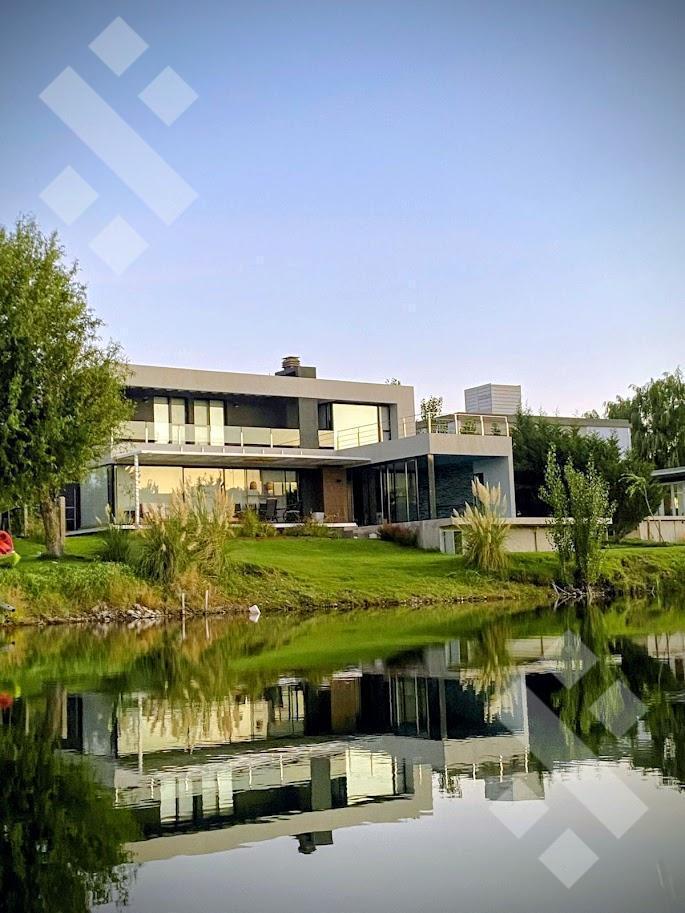 ALQUILER CASA 4 DORMITORIOS - B° LA ZAGALA, NEUQUÉN