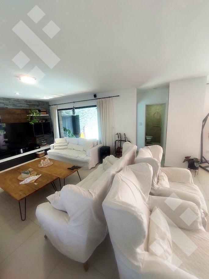 Foto de ALQUILER CASA 4 DORMITORIOS - B° LA ZAGALA, NEUQUÉN, imagen 3