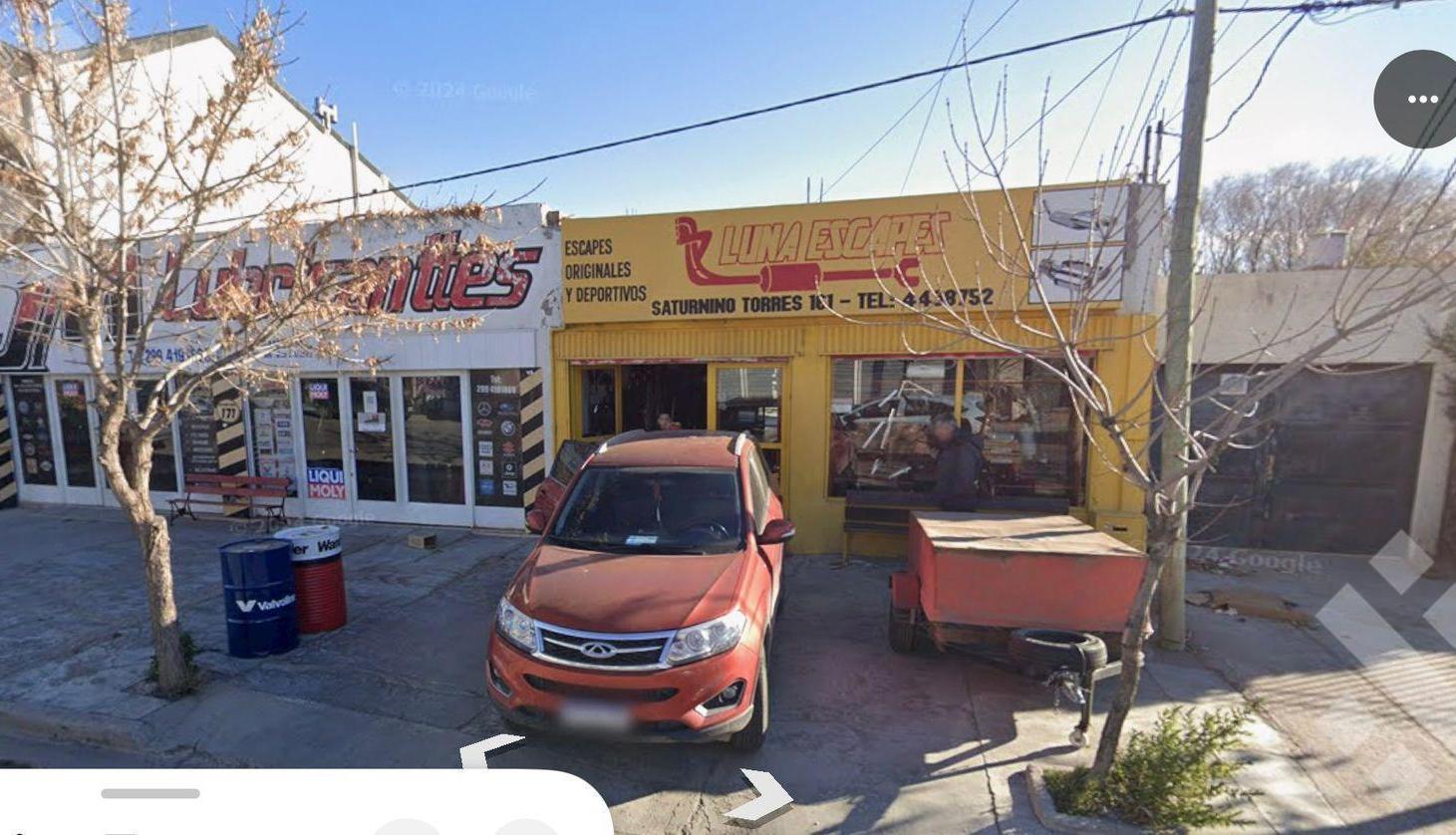 Foto de VENTA: LOCALES COMERCIALES + DEPARTAM. A RESTAURAR - NEUQUEN CAPITAL, imagen 1