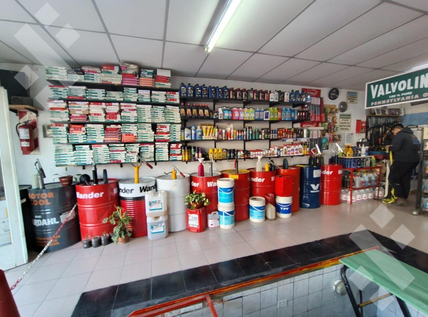 Foto de VENTA: LOCALES COMERCIALES + DEPARTAM. A RESTAURAR - NEUQUEN CAPITAL, imagen 5