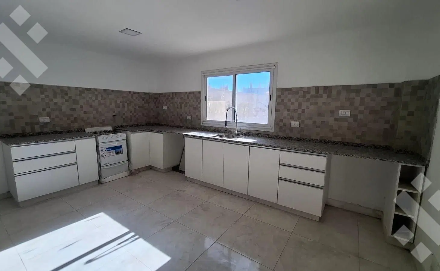 En Venta | Duplex de 2 Dormitorios | Barrio Los Cerezos II | Plottier 4