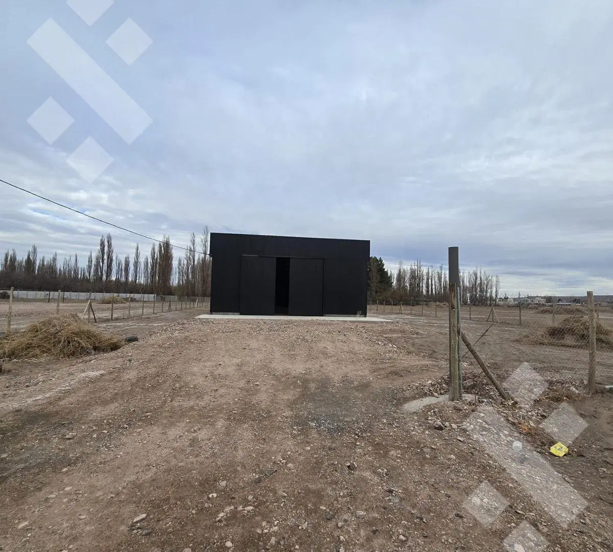 En Alquiler Galpón de 420m2 en lote de 3500m2 sobre calle Trenque Lauquen Neuquén 2