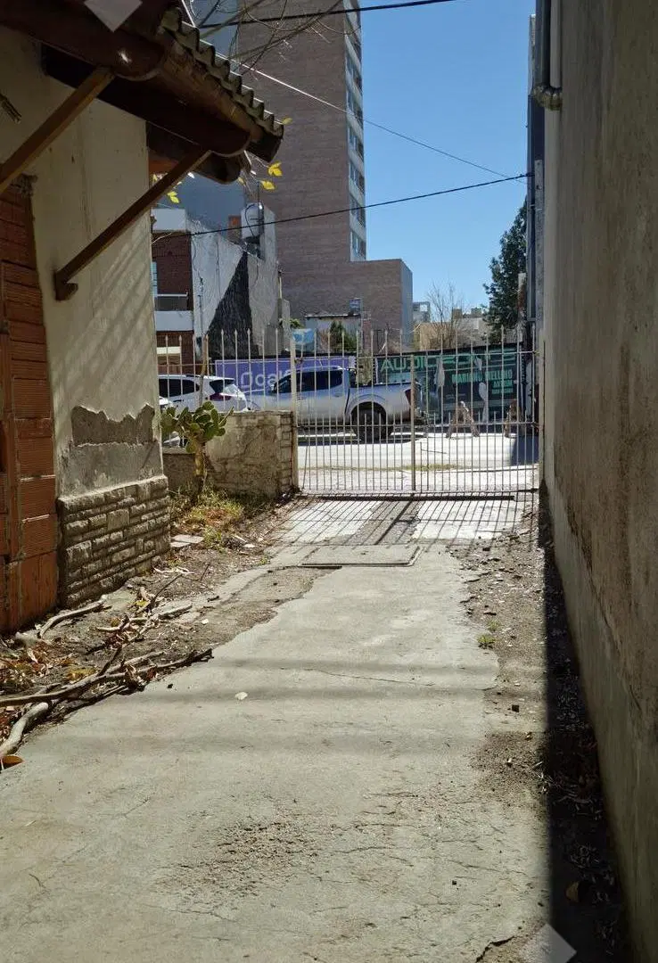 En Venta Casa en Lote de 500m2 | Apto Desarrollo | Rivadavia 735 Neuquén 2