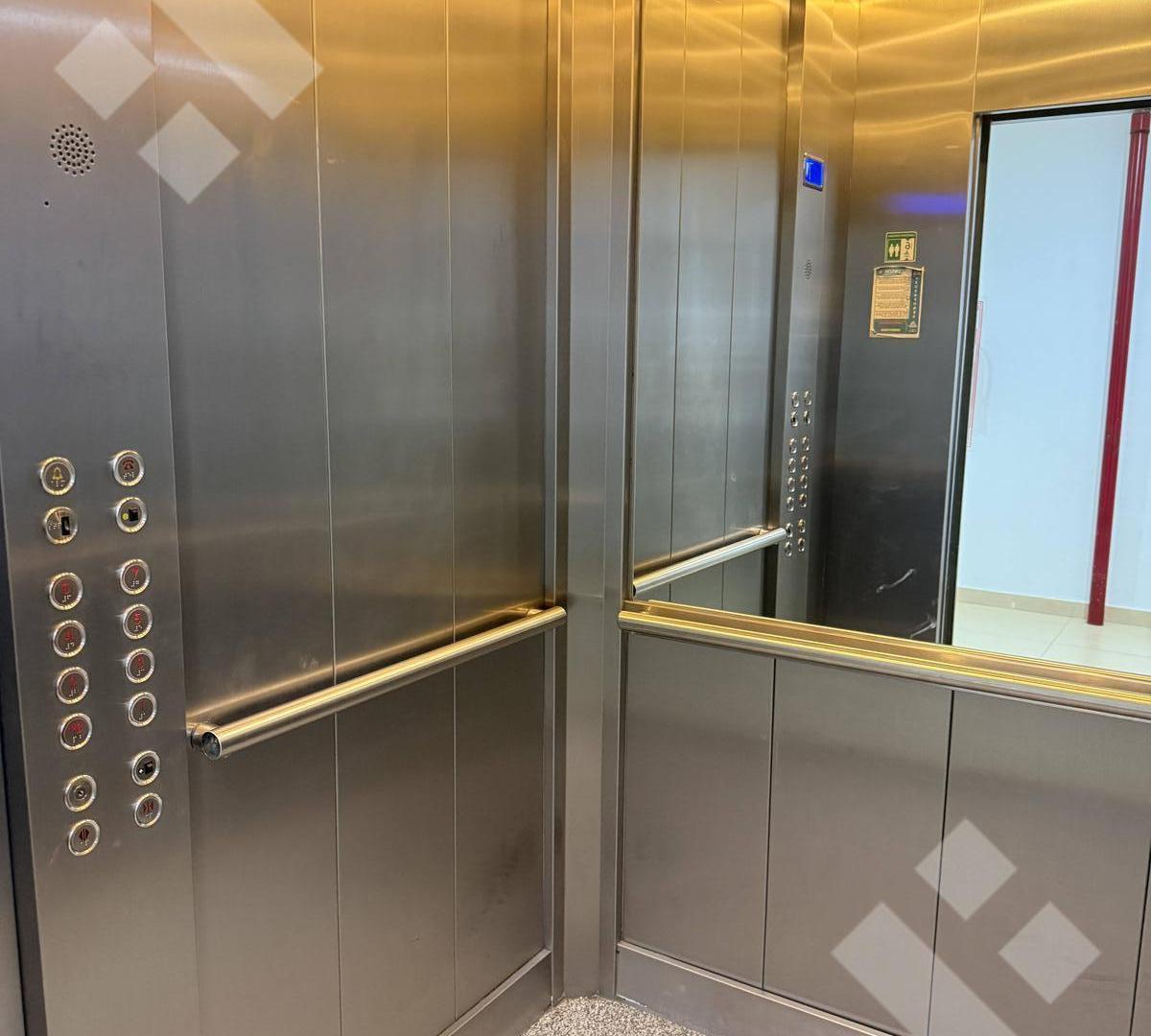 Foto de VENTA DEPARTAMENTO 1 DORMITORIO C/COCHERA Y BAULERA - CENTRO, CIPOLLETTI, imagen 5