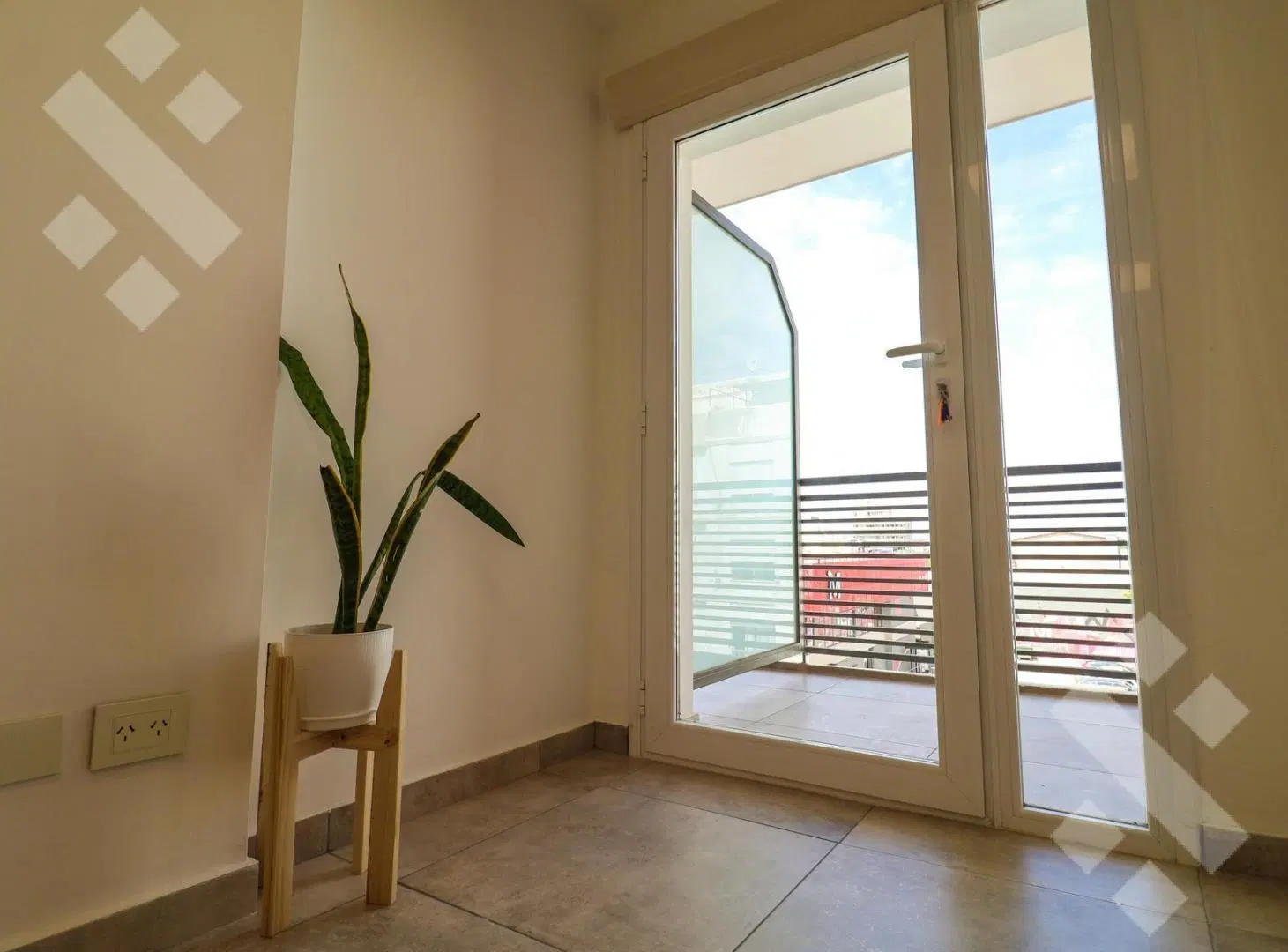 En Alquiler, Departamento de 1 Dormitorio Amoblado con cochera,  Zona Centro, Neuquén Capital 2