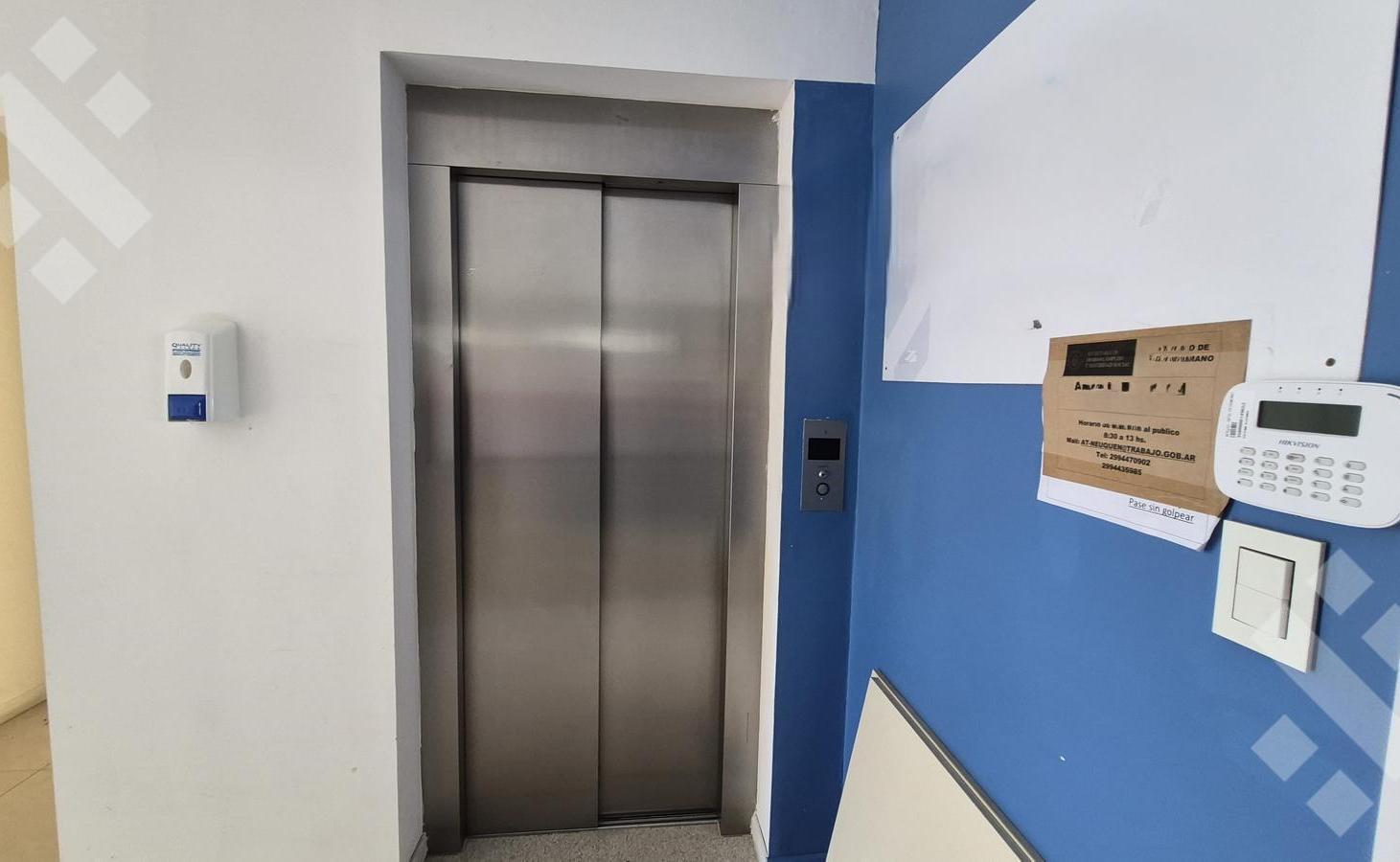 Foto de Edificio Comercial, TRES PLANTAS PARA OFICINAS, imagen 5