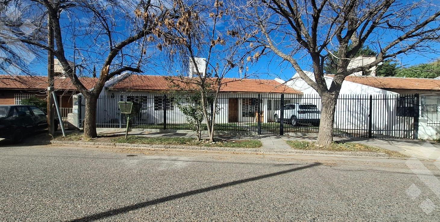 VENTA CASA 3 DORM - APTA CREDITO - B° CARNAGHI, NEUQUÉN
