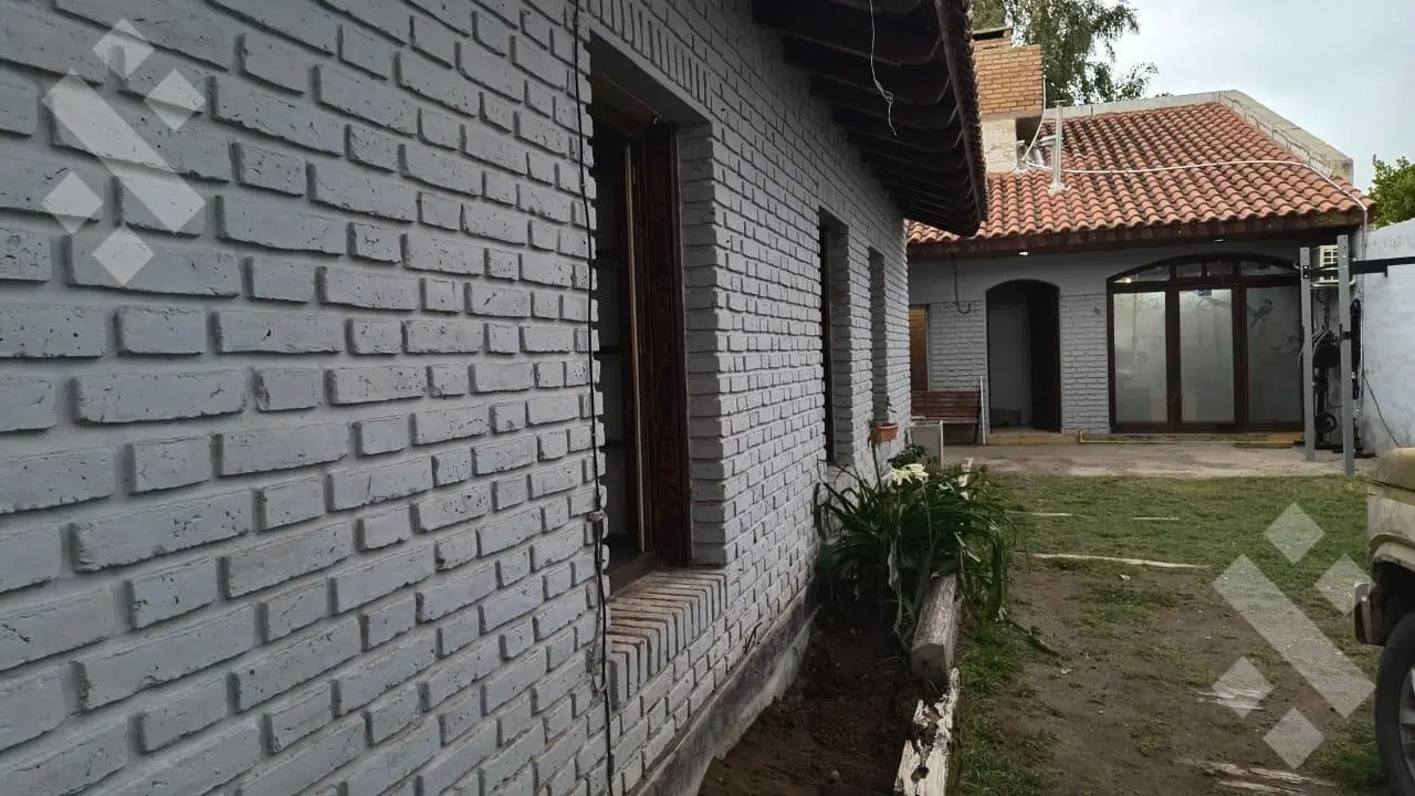 VENTA CASA 3 DORMITORIOS Bº MANZANAR CIPOLLETTI 5