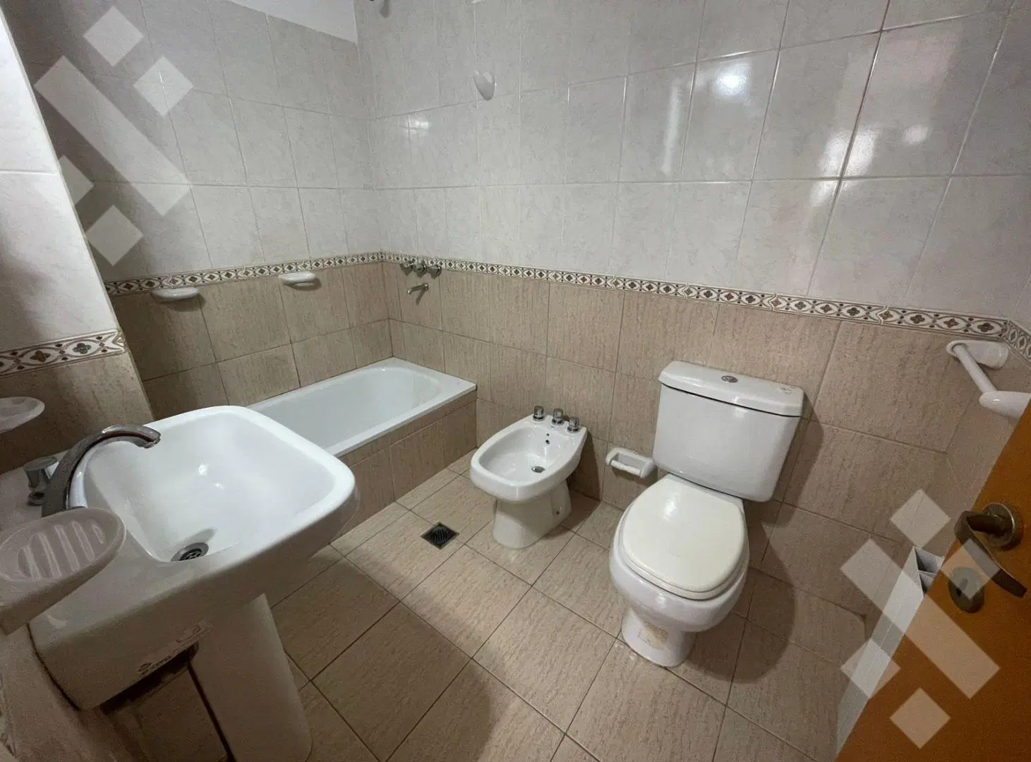 VENTA DEPTO 1 DORM. C/ BALCON Y COCHERA - APTO CREDITO - STA GENOVEVA - NQN 2