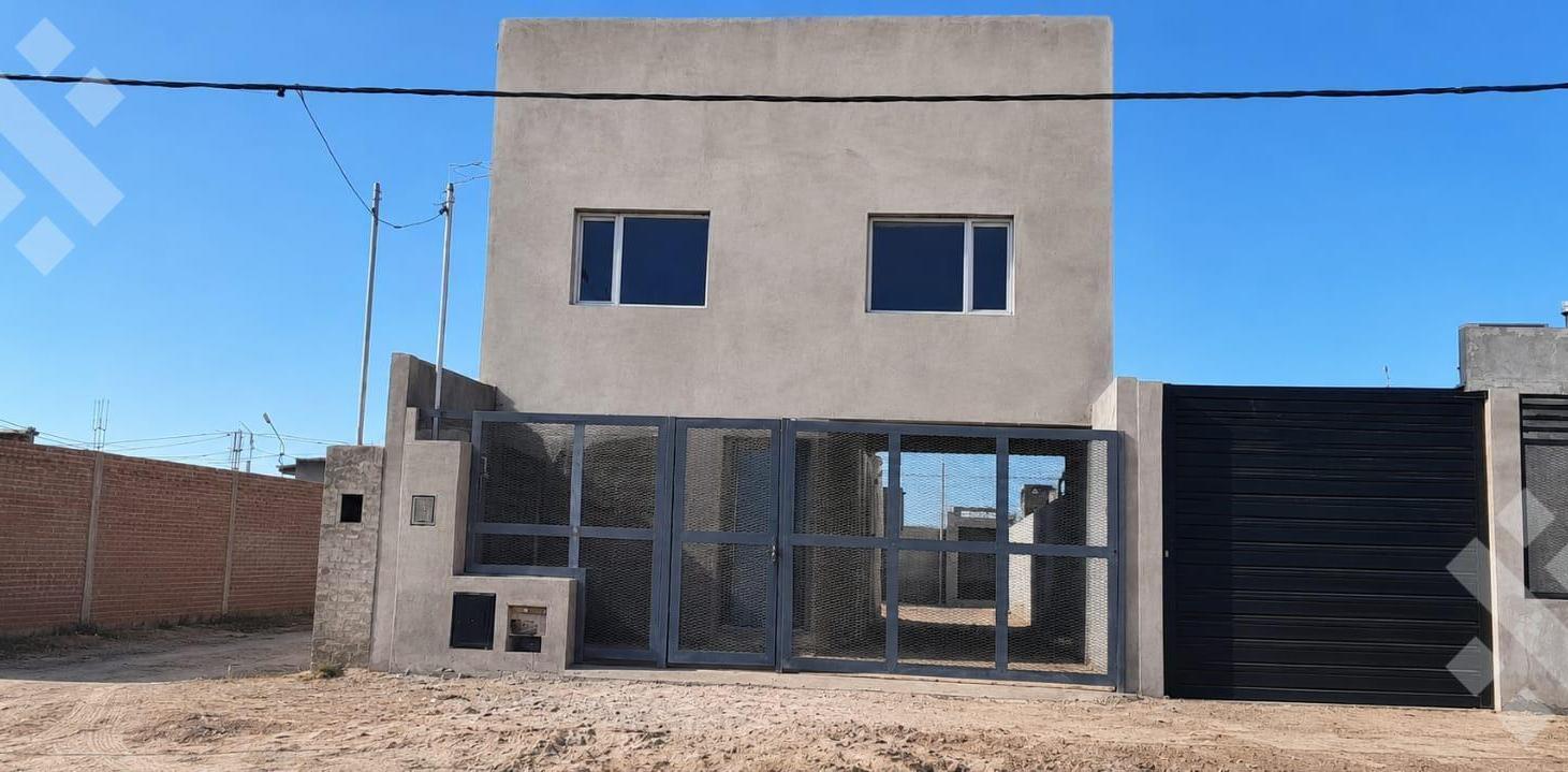 VENTA DE PH 3 DORMITORIOS, BARRIO MARINI,CATRIEL